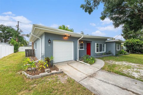 Villa ou maison à vendre à Clearwater, Floride: 2 chambres, 103.12 m2 № 1915215 - photo 17