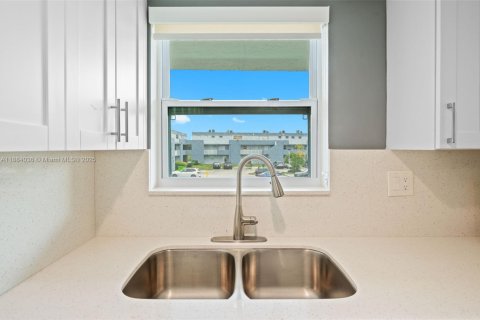 Copropriété à vendre à Miami, Floride: 1 chambre, 104.52 m2 № 1983283 - photo 13