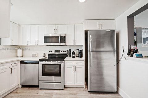 Copropriété à vendre à Miami, Floride: 1 chambre, 104.52 m2 № 1983283 - photo 11