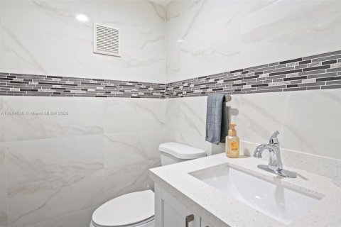 Copropriété à vendre à Miami, Floride: 1 chambre, 104.52 m2 № 1983283 - photo 15