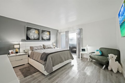 Copropriété à vendre à Miami, Floride: 1 chambre, 104.52 m2 № 1983283 - photo 18