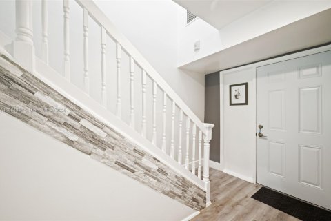 Copropriété à vendre à Miami, Floride: 1 chambre, 104.52 m2 № 1983283 - photo 3