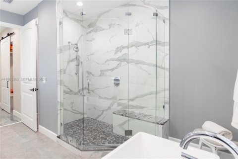 House in Jupiter, Florida 5 bedrooms, 256.97 sq.m. № 2030069 - photo 18