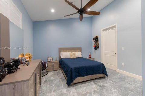 House in Jupiter, Florida 5 bedrooms, 256.97 sq.m. № 2030069 - photo 22