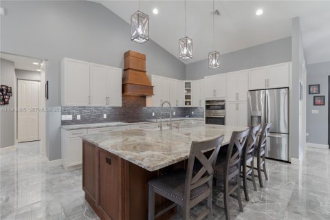 House in Jupiter, Florida 5 bedrooms, 256.97 sq.m. № 2030069 - photo 8