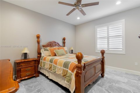 House in Jupiter, Florida 5 bedrooms, 256.97 sq.m. № 2030069 - photo 29