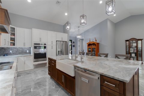 House in Jupiter, Florida 5 bedrooms, 256.97 sq.m. № 2030069 - photo 7