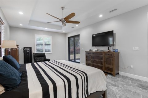 House in Jupiter, Florida 5 bedrooms, 256.97 sq.m. № 2030069 - photo 14