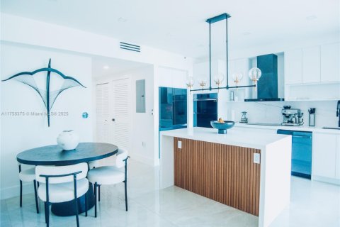 Copropriété à vendre à Miami, Floride: 2 chambres, 86.86 m2 № 1706985 - photo 1