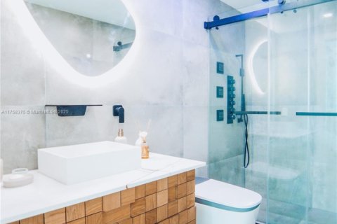 Copropriété à vendre à Miami, Floride: 2 chambres, 86.86 m2 № 1706985 - photo 12