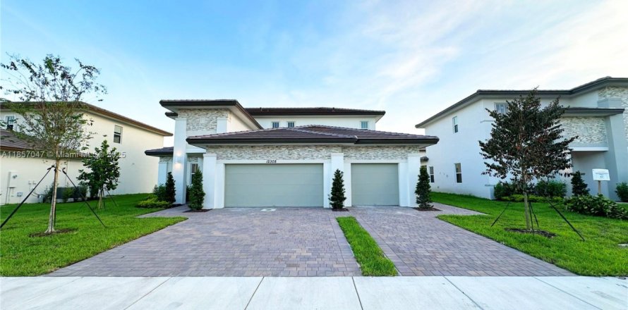 Villa ou maison à Davie, Floride 5 chambres, 361.2 m2 № 1879012