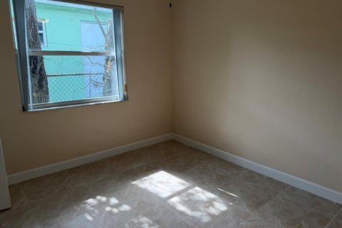 House in West Palm Beach, Florida 4 bedrooms, 97.55 sq.m. № 2245778 - photo 12