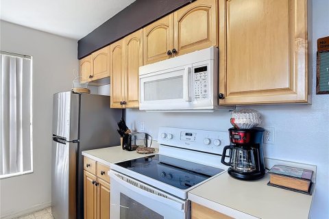 Condo in Kissimmee, Florida, 3 bedrooms  № 1656620 - photo 16