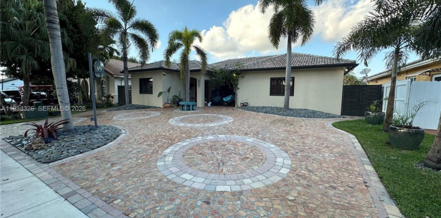 Villa ou maison à Miami Lakes, Floride 4 chambres, 141.49 m2 № 1998222