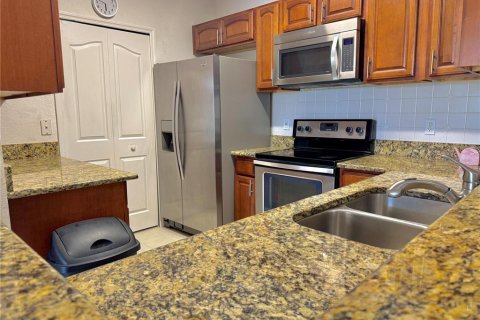 Condo in Kissimmee, Florida, 3 bedrooms № 2217293 - photo 3