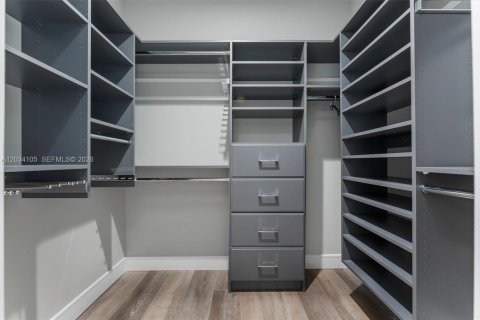 Купить коммерческую недвижимость в Лайтхаус-Пойнт, Флорида 534.56м2, № 2252964 - фото 28
