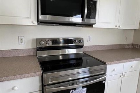 Casa en venta en Kissimmee, Florida, 3 dormitorios, 191.66 m2 № 1904251 - foto 18