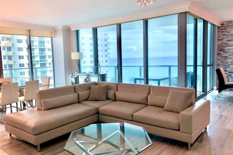 Купить кондоминиум в Холливуд, Флорида 3 спальни, 214.42м2, № 1940115 - фото 5