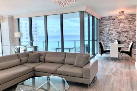 Купить кондоминиум в Холливуд, Флорида 3 спальни, 214.42м2, № 1940115 - фото 7