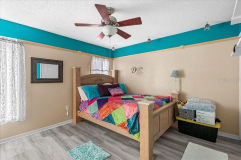 House in Kissimmee, Florida 4 bedrooms, 319.03 sq.m. № 2351945 - photo 17