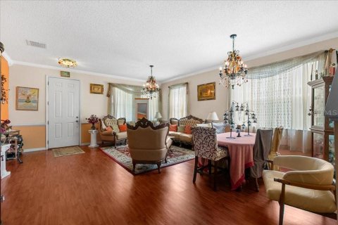 House in Kissimmee, Florida 4 bedrooms, 319.03 sq.m. № 2351945 - photo 3