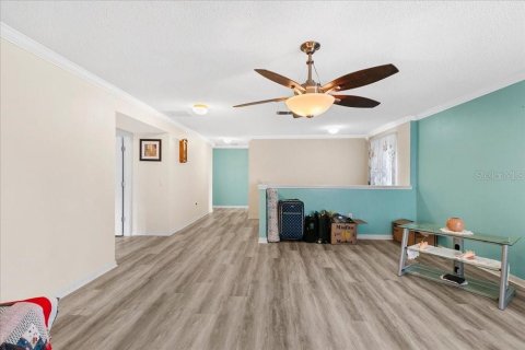 House in Kissimmee, Florida 4 bedrooms, 319.03 sq.m. № 2351945 - photo 12