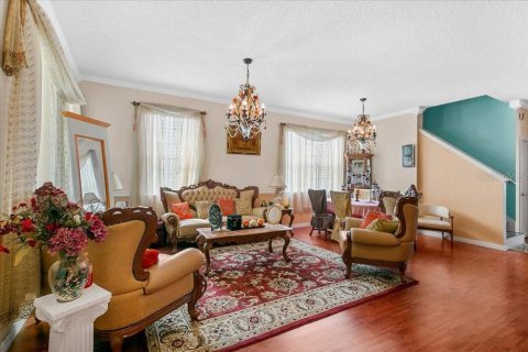 House in Kissimmee, Florida 4 bedrooms, 319.03 sq.m. № 2351945 - photo 4