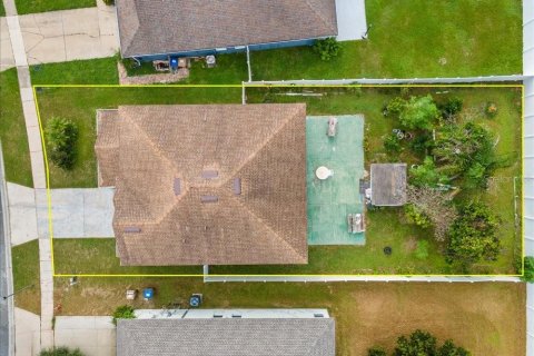 House in Kissimmee, Florida 4 bedrooms, 319.03 sq.m. № 2351945 - photo 25