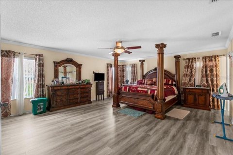 House in Kissimmee, Florida 4 bedrooms, 319.03 sq.m. № 2351945 - photo 13