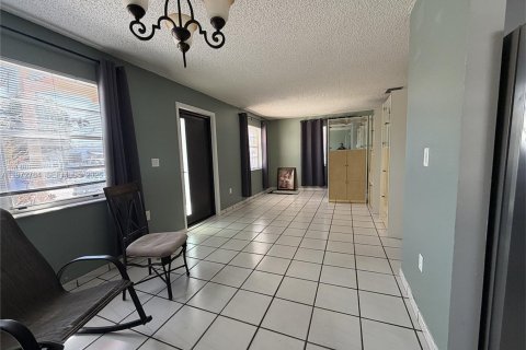 Снять в аренду виллу или дом в Майами, Флорида 3 спальни, 270.07м2, № 2033178 - фото 15