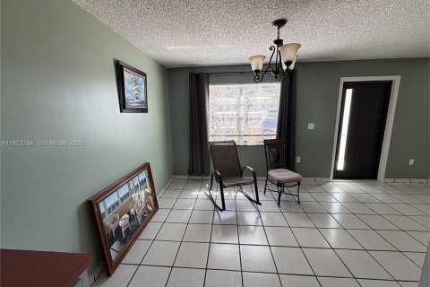 Снять в аренду виллу или дом в Майами, Флорида 3 спальни, 270.07м2, № 2033178 - фото 12