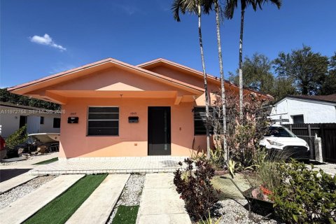 Дом в Майами, Флорида 3 спальни, 270.07м2 № 2033178