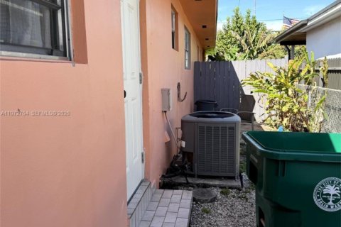 Снять в аренду виллу или дом в Майами, Флорида 3 спальни, 270.07м2, № 2033178 - фото 13