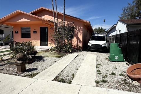 Снять в аренду виллу или дом в Майами, Флорида 3 спальни, 270.07м2, № 2033178 - фото 4