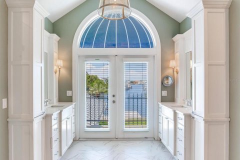 Casa en alquiler en Tampa, Florida, 5 dormitorios, 516.63 m2 № 1568253 - foto 21