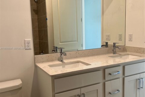 Снять в аренду виллу или дом в Локсахатчи-Гроувс, Флорида 3 спальни, 168.25м2, № 2005627 - фото 6