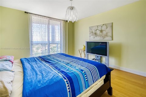 Condo in Sunny Isles Beach, Florida, 2 bedrooms  № 1887259 - photo 20