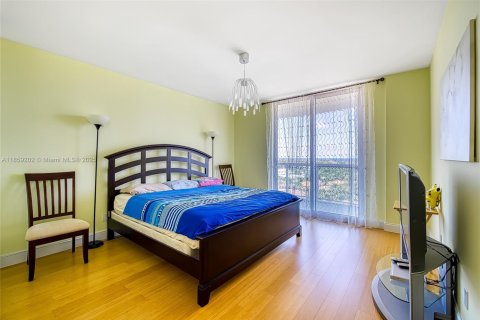 Condo in Sunny Isles Beach, Florida, 2 bedrooms  № 1887259 - photo 16