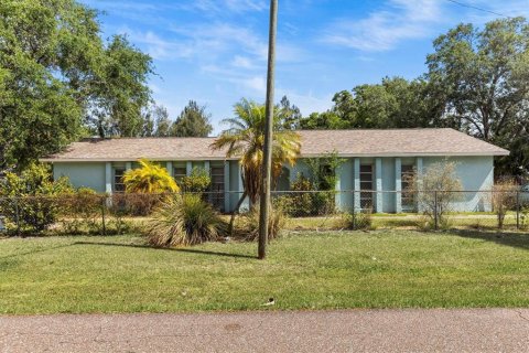 Commercial property in Clearwater, Florida 4 bedrooms, 153.47 sq.m. № 1648979 - photo 2