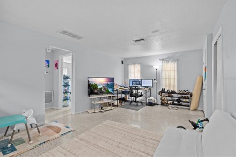 Commercial property in Clearwater, Florida 4 bedrooms, 153.47 sq.m. № 1648979 - photo 7