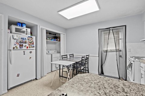 Commercial property in Clearwater, Florida 4 bedrooms, 153.47 sq.m. № 1648979 - photo 11