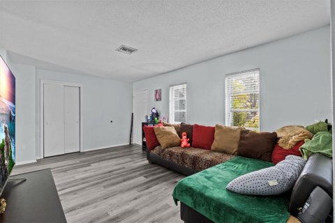 Commercial property in Clearwater, Florida 4 bedrooms, 153.47 sq.m. № 1648979 - photo 21