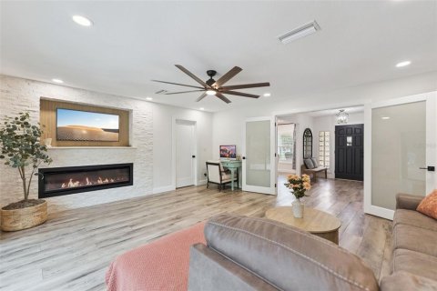 House in Port Orange, Florida 4 bedrooms, 279.64 sq.m. № 2093513 - photo 24