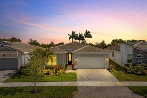 House in Saint Lucie, Florida 2 bedrooms, 198.25 sq.m. № 2092304