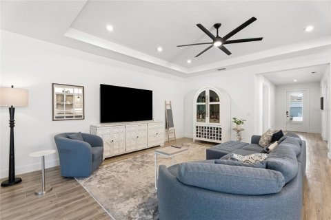 House in Saint Lucie, Florida 2 bedrooms, 198.25 sq.m. № 2092304 - photo 5