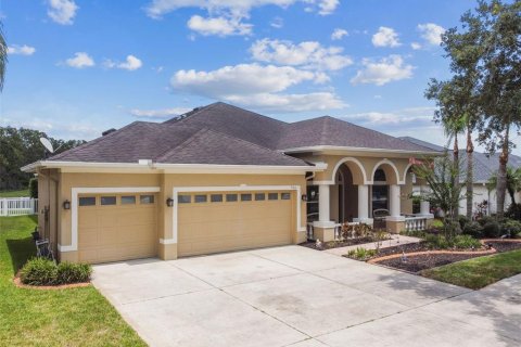 Casa en venta en Tampa, Florida, 4 dormitorios, 243.31 m2 № 1855772 - foto 3