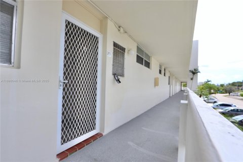 Copropriété à louer à Aventura, Floride: 2 chambres, 95.41 m2 № 1947773 - photo 23