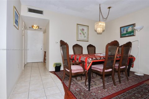 Copropriété à louer à Aventura, Floride: 2 chambres, 95.41 m2 № 1947773 - photo 12