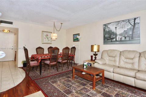 Copropriété à louer à Aventura, Floride: 2 chambres, 95.41 m2 № 1947773 - photo 9