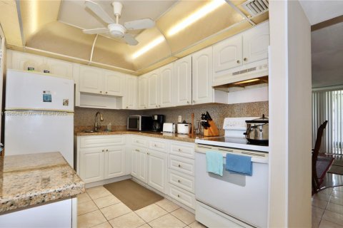 Copropriété à louer à Aventura, Floride: 2 chambres, 95.41 m2 № 1947773 - photo 4